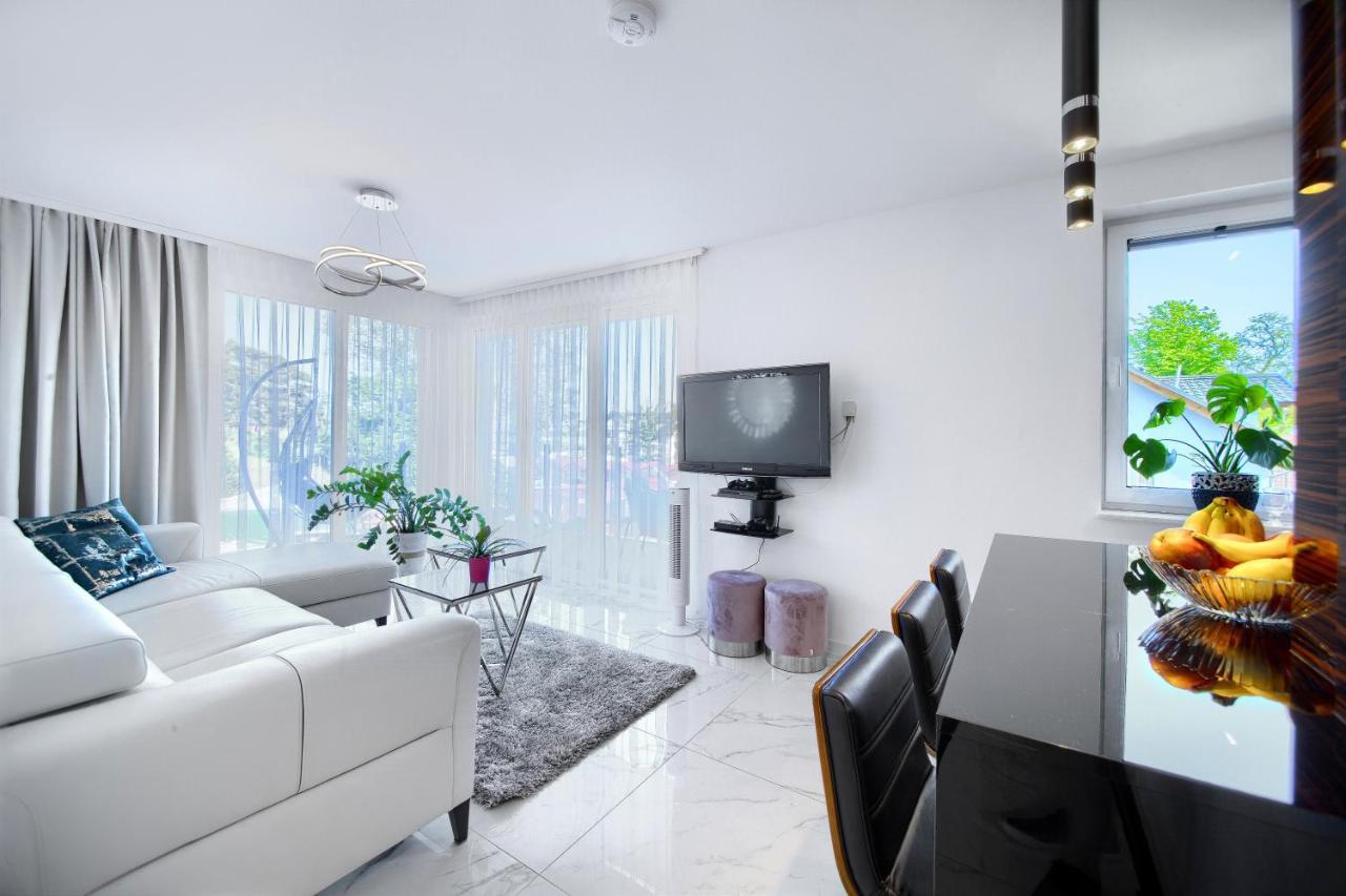 Apartment Clipper